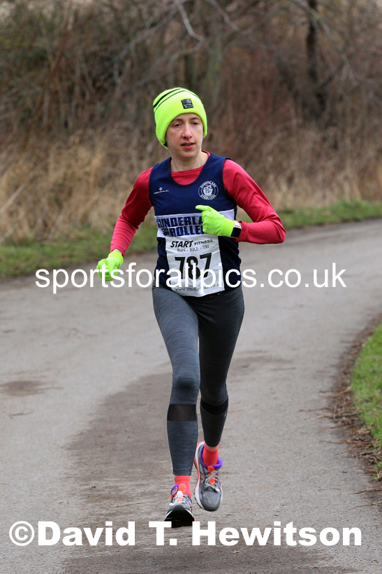 Senior women and veteran women and men over-50s NECAA Road Relay Champs., Hetton Lyons Park, Hetton le Hole, County Durham. Photo: David T. Hewitson/Sports for All Pics